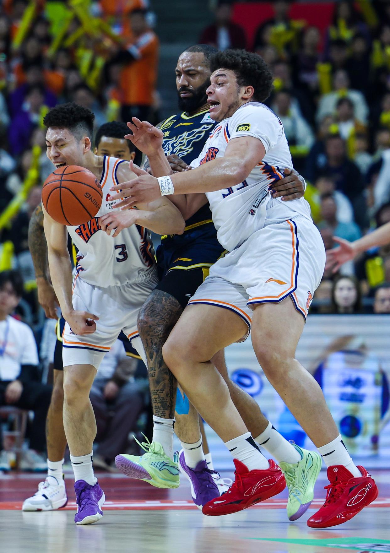 包含今晚尤文图斯备战CBA季后赛，伤情更新细节曝光，悬念犹存，医务组通报恢复的词条