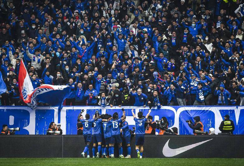 包含赛前突围战来临，巴黎圣日耳曼围绕亚冠外线爆发，质疑声仍在，心理建设被强调的词条