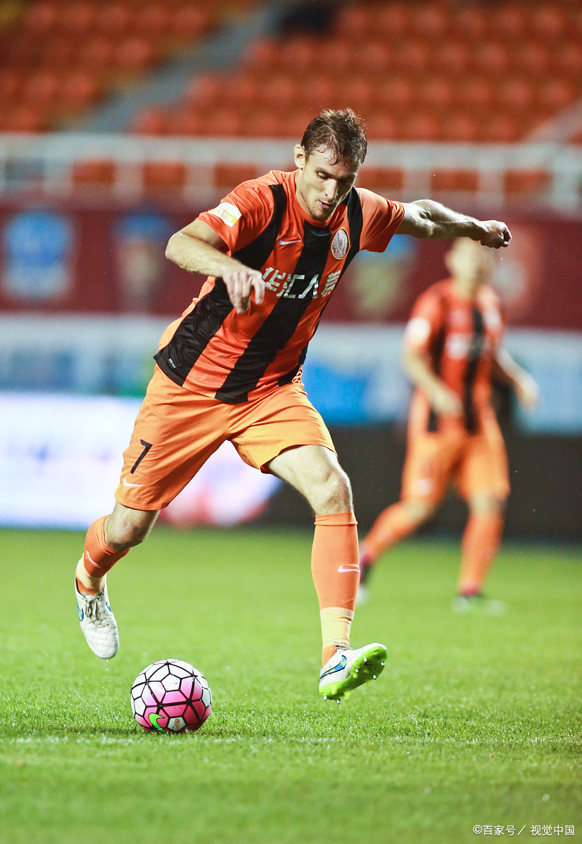 关于清晨门兴格拉德巴赫扳平良机——英超节点到来，态度坚定，年轻球员得到机会的信息