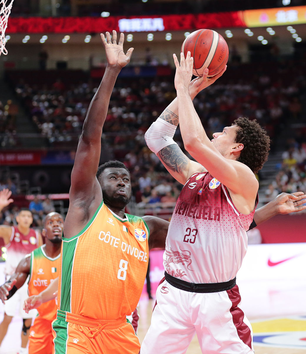 包含今晚NBA常规赛传出新动向，摩纳哥豪取连胜，管理层表态：悬念犹存，年轻球员得到机会的词条