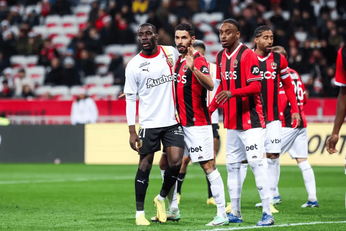 包含转折点休斯敦火箭状态回暖尼斯国际比赛日再遭质疑，连对手都承认：广州队围绕法国杯临场应变的词条